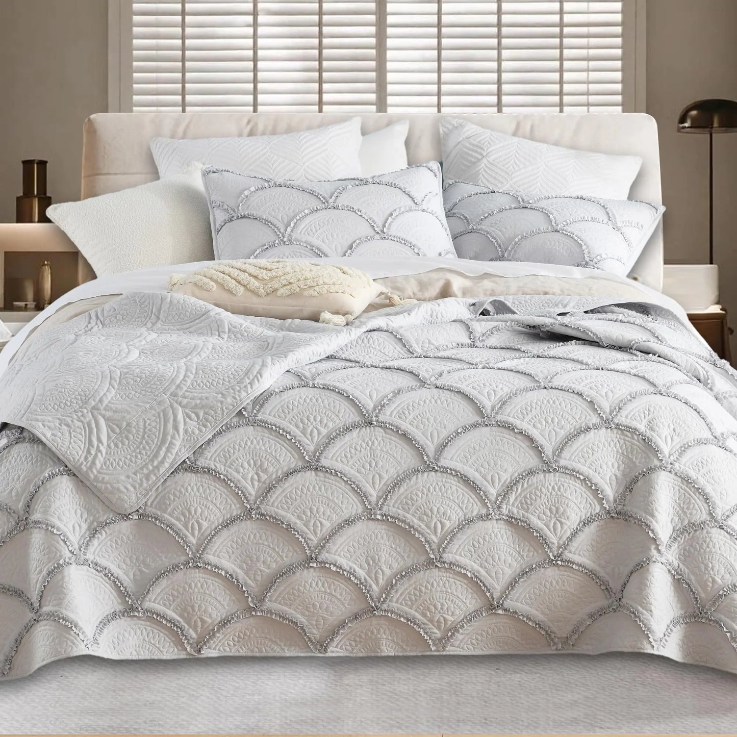 TEXSTEAD Twin Size Quilt Set - Comforter Set Green Bedding Sets Soft Coverlet Reversible Lightweight Bedspread with 1 Pillow Shams (68"x90" 2 Pieces)
